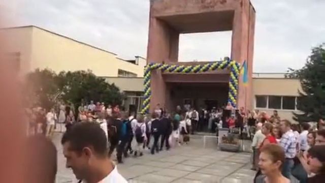 Первый раз в 10 класс или самая яркая голова в школе) смотреть онлайн