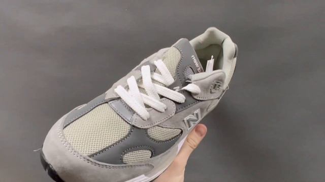 Обзор на кроссовки New Balance 992 смотреть онлайн