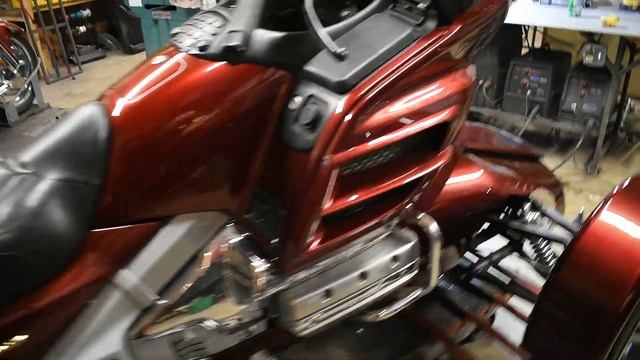 2005 Red GL1800 смотреть онлайн