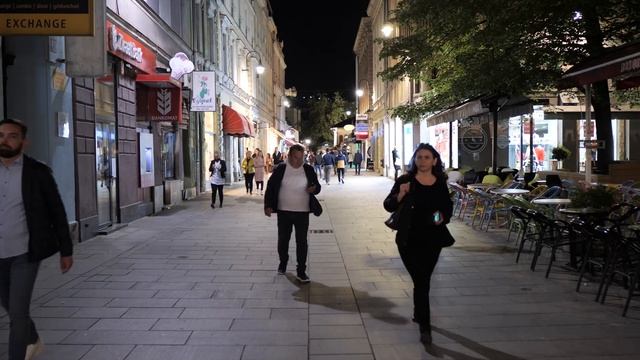 Five minutes in Sarajevo - Lumix G9 - 4K 25fps -10bit 422 -Sigma 16 mm f/1.4 (no grading no ND f) смотреть онлайн