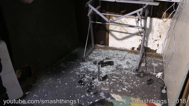 Angry Gamer Destroys Nintendo Wii смотреть онлайн