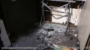 Angry Gamer Destroys Nintendo Wii