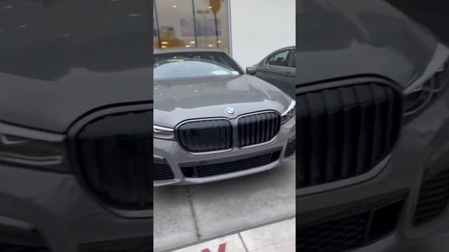BMW Black Trim VS Chrome Trim смотреть онлайн