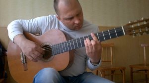 Белые розы на гитаре