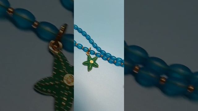 💗Flamingo&Starfish💙💧 on a heavy goldtone chain..with matte glass aqua beads. смотреть онлайн