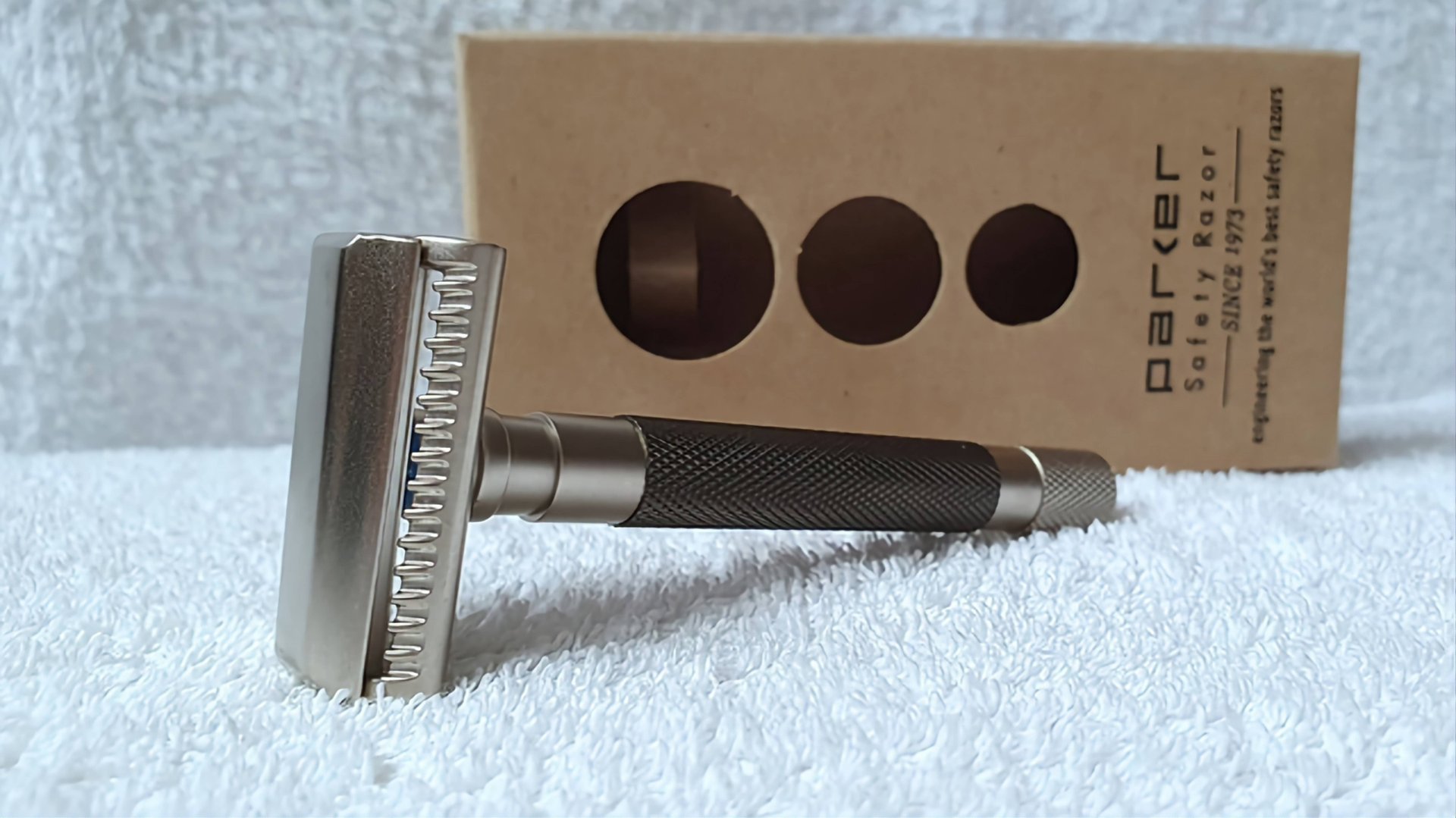 Косорез из Индии? Обзор Т образного станка PARKER Semi Slant 55SL-GR. Parker Semi Slant razor review смотреть онлайн