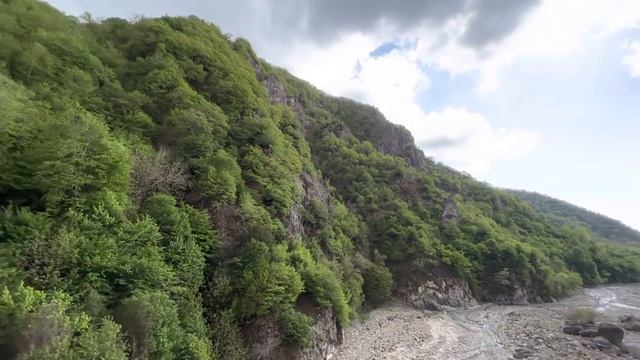 Идеальная природа, На мосту Над горной рекой. смотреть онлайн