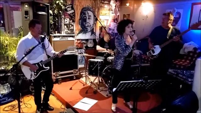 Red Truck au Bacchus (Chateau Thierry) - Mustang Sally смотреть онлайн