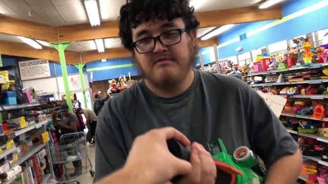 KBFoamStrike's NERF THRIFTING Vlog Ep. 3: Green Titan Rocket, Super Soakers and More смотреть онлайн