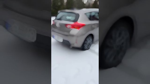 Toyota Auris 2013-14г, 1,6 мех 98т по сервису, вся в рідній фарбі. 38(050)9148487 смотреть онлайн