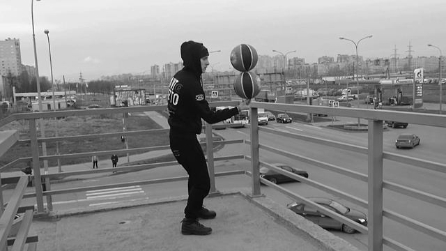 Sky-Star Baskeball Freestyle (Смоки Мо – Способ выйти из комы) смотреть онлайн