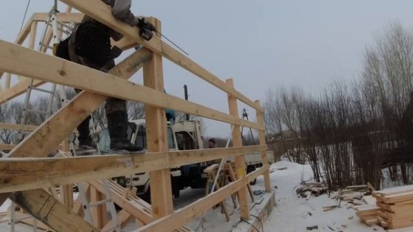 -20 C FREEZE IN COMING! | Getting our Trusses Up
