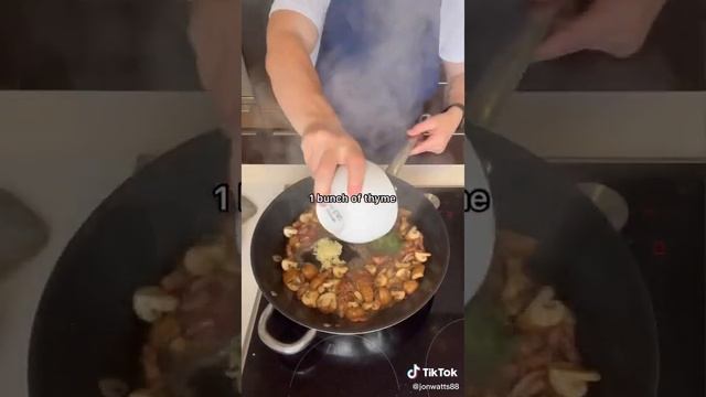 Chicken Fricassée 😍 One pan creamy chicken #sweettoothadventure#dessertheaven#englishbreakfast#foo смотреть онлайн