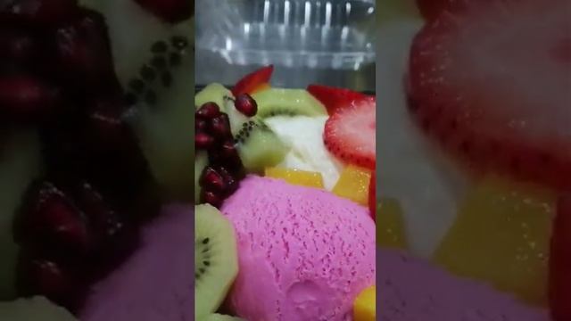 health fruit with ice cream salad 🥭🥝🍍🍌🍎🍓🥑🍦#juices #capcut #youtuber смотреть онлайн