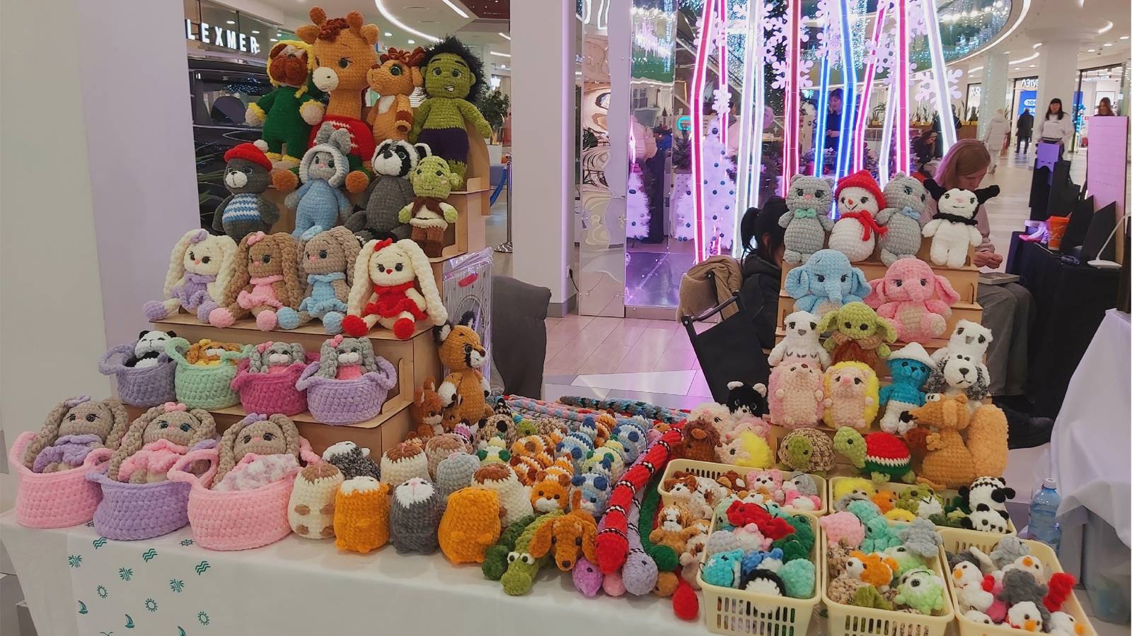 Всего понемногу. Видео с ярмарки, предновогодняя неделя ~ день первый! смотреть онлайн