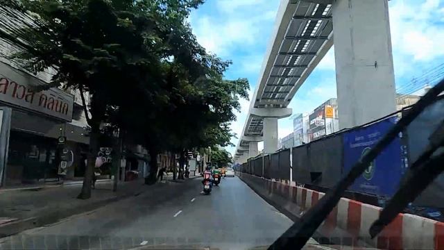 รถไฟฟ้าสายสีเหลือง ช่วงลาดพร้าว-พัฒนาการ MRT Yellow Line Monorail อัพเดท 2564 смотреть онлайн