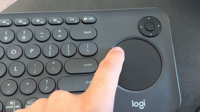 Logitech K600 TV - TV Keyboard with Integrated Touchpad and D-Pad Compatible with Smart TV смотреть онлайн