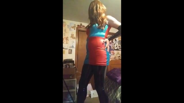 Android 21 Cosplay Posing смотреть онлайн