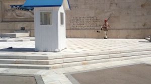 Греческий караул. Эвзоны - элита греческой пехоты.  #греция #greece #караул #сменакараула