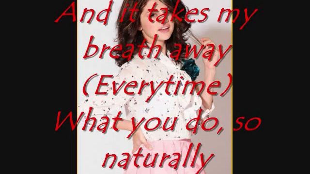 Selena Gomez NATURALLY with lyrics смотреть онлайн