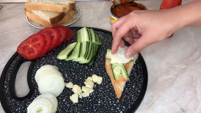 Бутерброды со шпротами за 5 минут смотреть онлайн