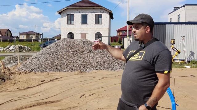 Земляные работы и подушка под фундамент. Подготовка участка к строительству дома из газобетона