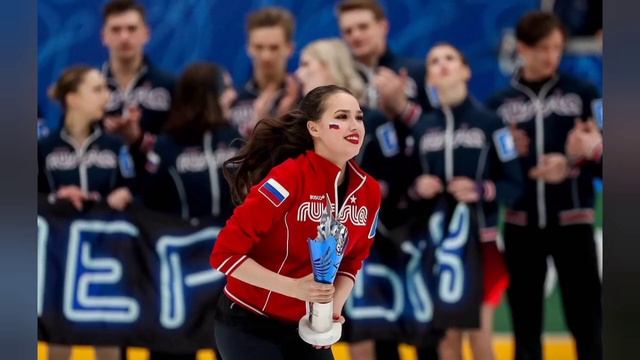 Алина Загитова отпраздновала победу, а Евгения Медведева - тихо переживала поражение