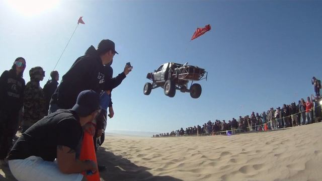 Truck Feature - Black Truck with Red Flag - HuckFest 2010 смотреть онлайн