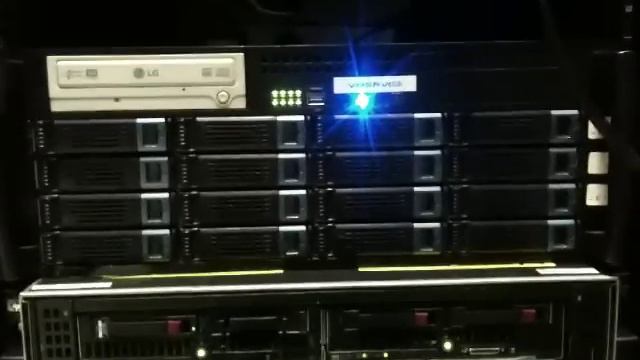 HP Blade Chassis with new Storage Array смотреть онлайн