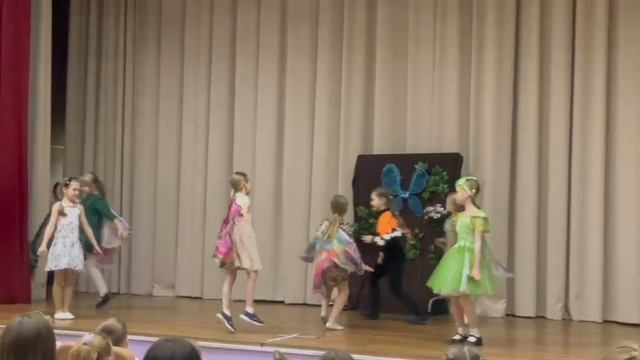 Фрагмент спектакля