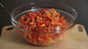 Рецепт Кукурузный салат с тунцом Консервы