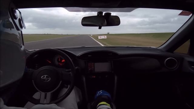 Bedford Autodrome GT circuit trackday in a 2013 Scion FR-S, smoothest lap смотреть онлайн