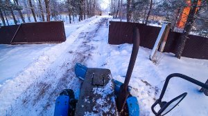 Трактор МТЗ-82.1,чистим дороги от снега.