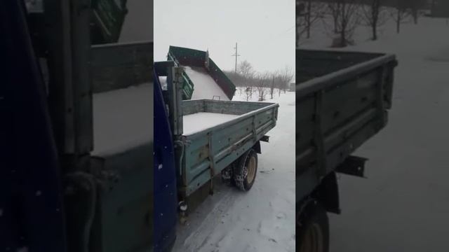 Как построить снежную горку смотреть онлайн