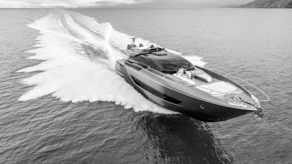 Яхта Riva 88' Folgore