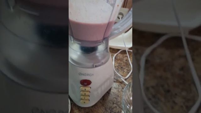 Вкусный десерт из малины, творога и кефира🍨 #малиновыйдесерт #всемдоброеутро смотреть онлайн