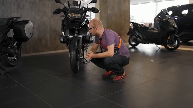 BMW R1300GS обзор  Rolls Royce в мире ADV мотоциклов  Мотоциклы для Взрослых