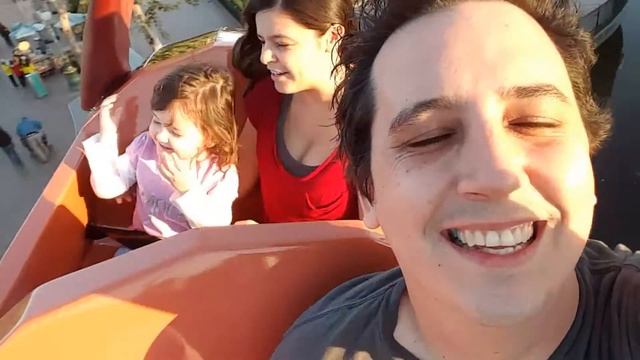 Luna and Nova on the Zephyr at Disneyland смотреть онлайн