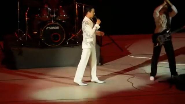 VITAS_The Bird of Happiness_Mogilev_September 17_2013_Belorussian Tour 2013 "Mommy and Son" смотреть онлайн