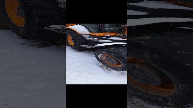 Прогреваем тракторы перед выездом) смотреть онлайн