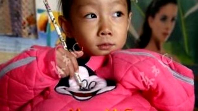 Старик спасает девочку с гигантским животом, но 30 минут спустя он обнаруживает невероятное... смотреть онлайн