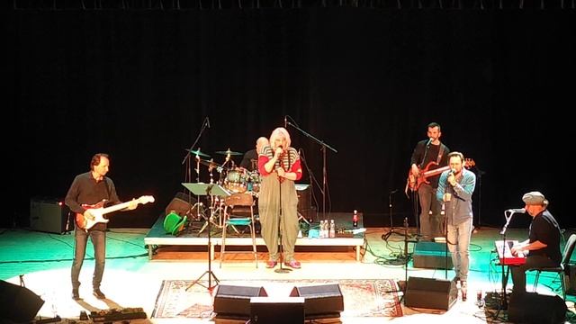 Hobo - Zöld sárga, Fut a nyúl a mezőn смотреть онлайн