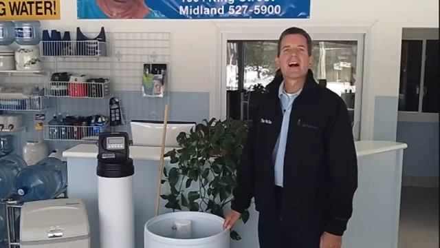 Как удалить слежавшуюся соль из солевого бака умягчителя воды смотреть онлайн