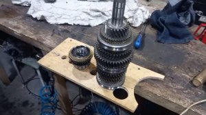 Простейшее устройство для удобной работы с валами