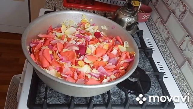 Ароматное и полезное варенье из лепестков  розы.
