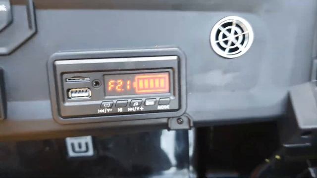 Большой Внедорожный Джип. Везет двух человек!!! смотреть онлайн