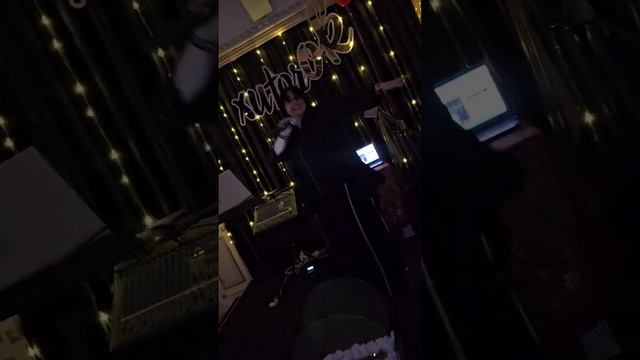 Видишь, гибнет в огнедышащем пламени любви смотреть онлайн