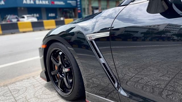 Nissan GTR Nismo twin Turbo V6 3.8liter 600hp смотреть онлайн