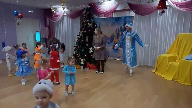 первый новогодний утренник смотреть онлайн