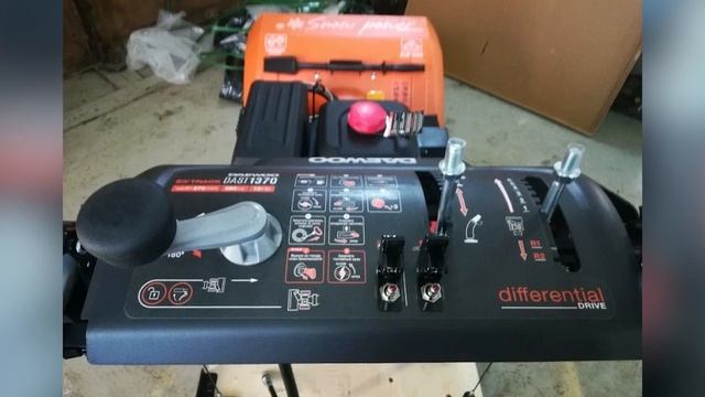 Снегоуборщик Daewoo DAST 1370 смотреть онлайн